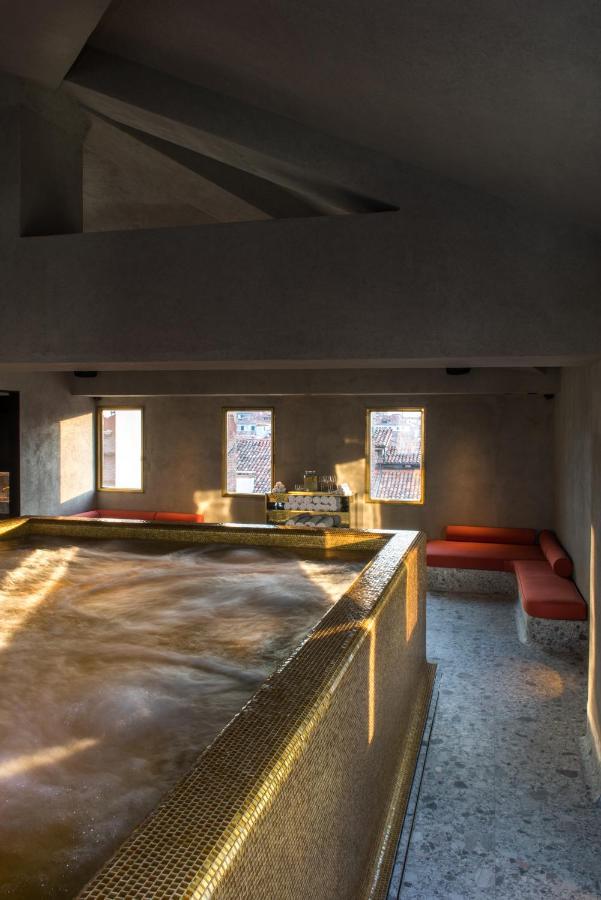 Nolinski Hotel 5*